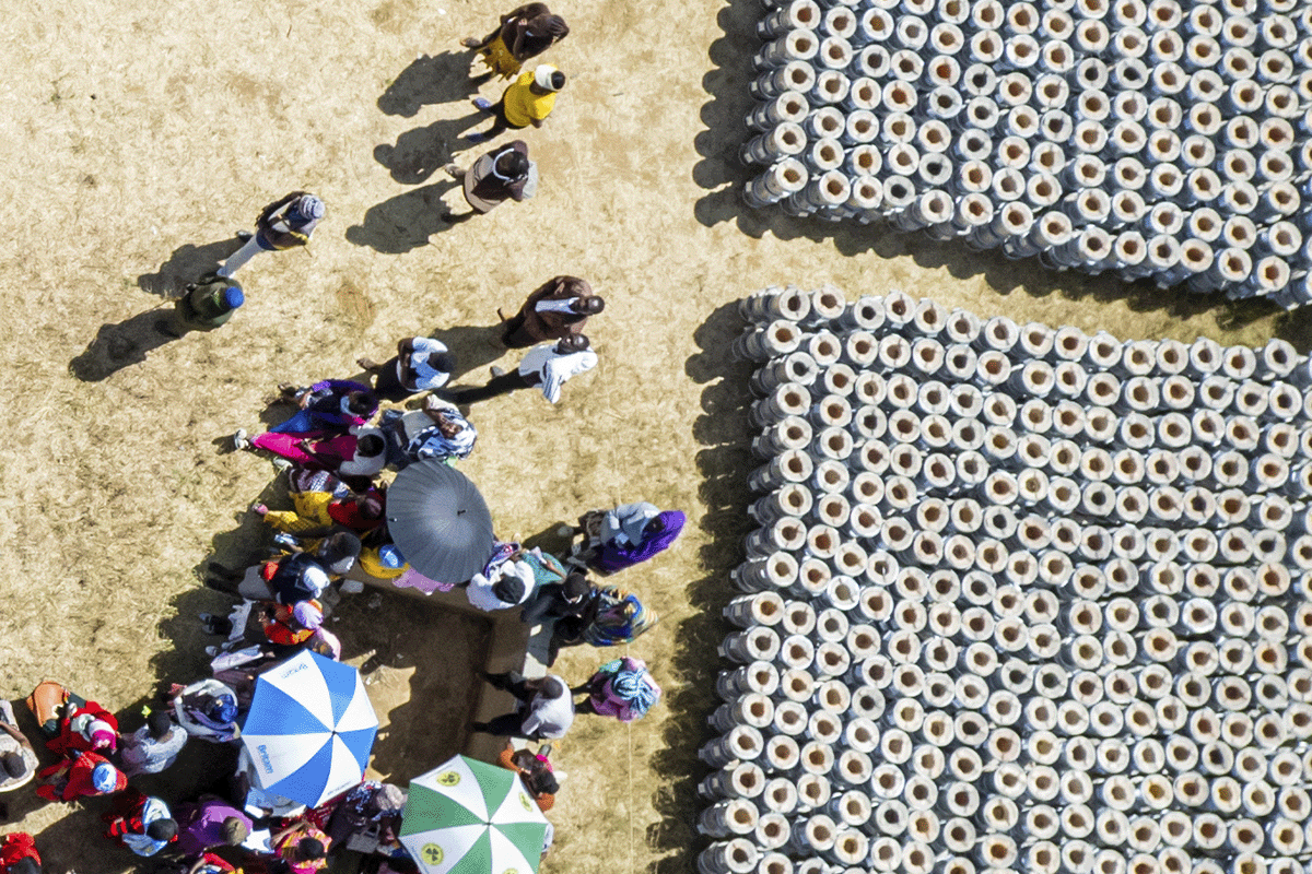 DGB’s Kenya cookstove project_ kicking off 2024 with sustainable impact_Drone picture of local people at the energy efficient cookstoves meeting_visual 2