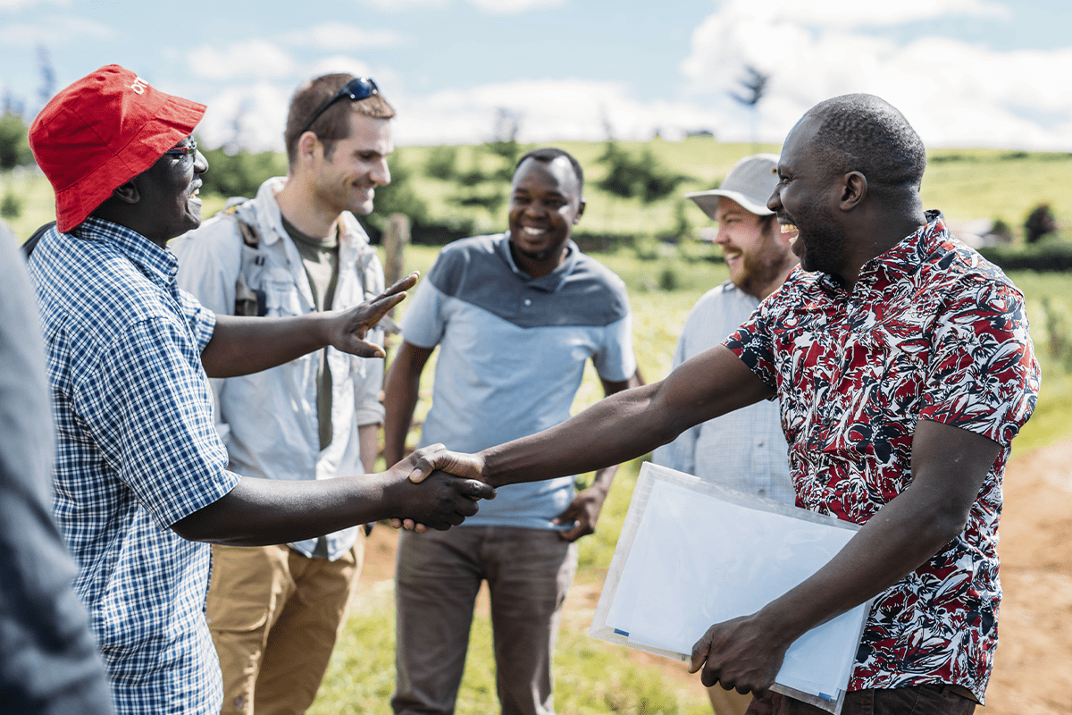 Net zero_Conversation between AENOR employees and DGB employees during audit of the Afforestation and Cookstove projects in Kenya_visual 4